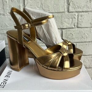 WMN NINE WEST RAST SANDAL size 8M